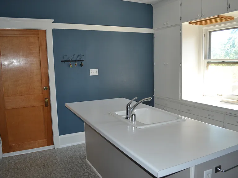 3942 N Farwell Ave — Photo 12