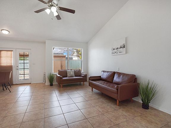 5th image of 23 Dogwood Ln