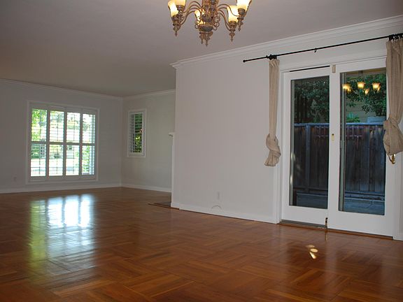 5th image of 2705 Bryant St