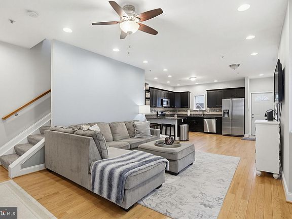 3rd image of 6371 Euclid Ave #A