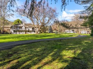 949 Wards Creek Rd, Rogue River, OR 97537