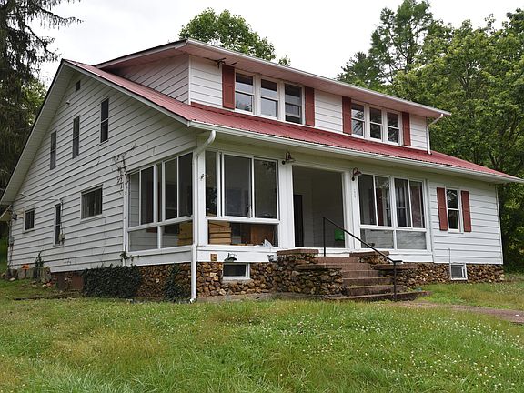 4th image of 2575 Crossroads Dr