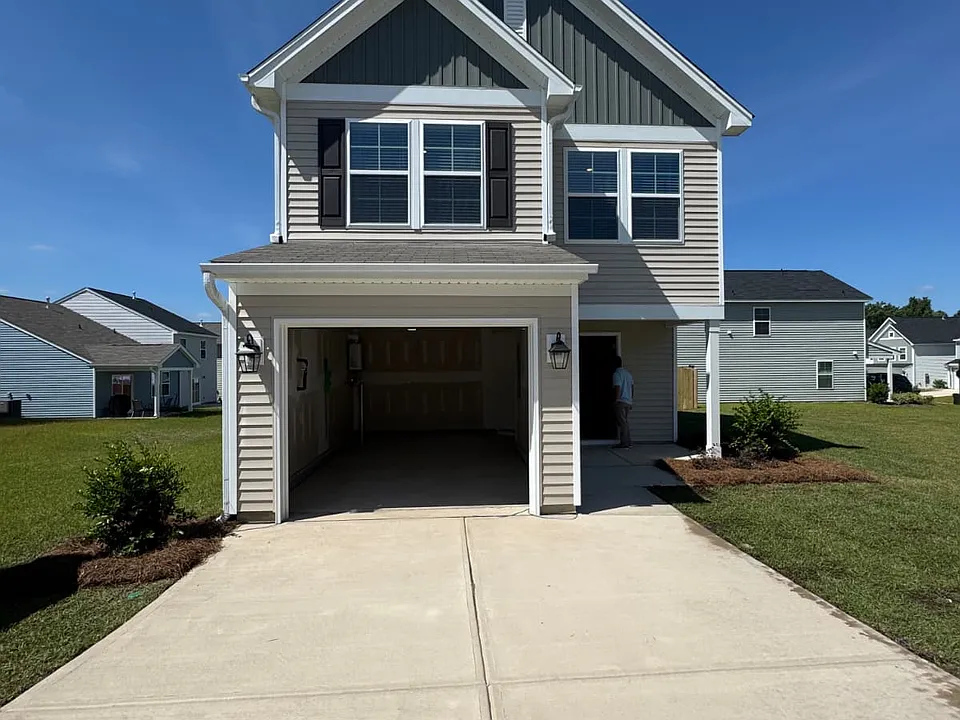 451 Pinaster Path W