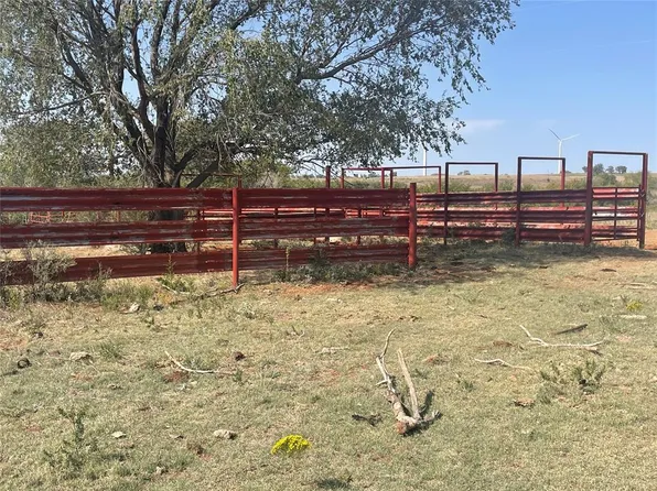 1070 N 1810th Rd, Cheyenne, OK 73628
