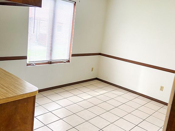 5th image of 3015 Aspen Dr APT 127