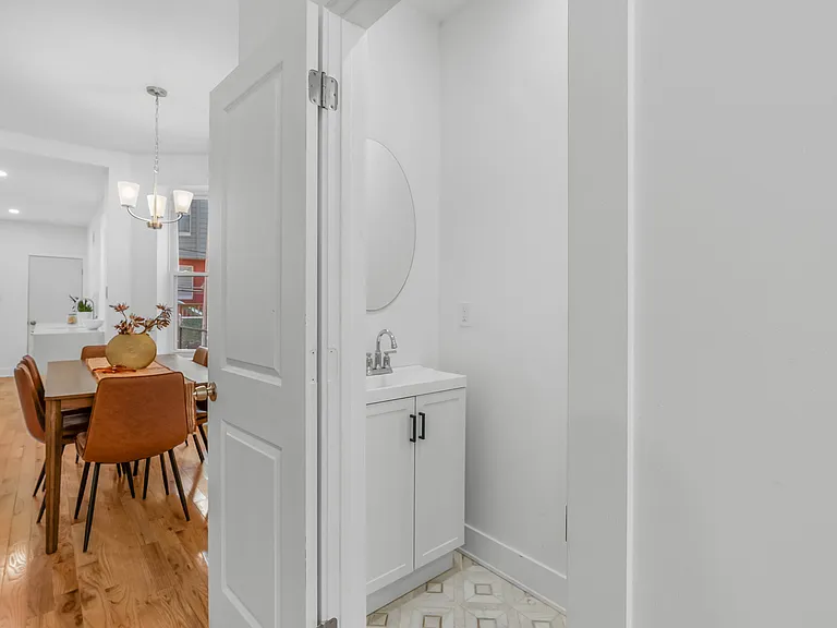 5118 Chancellor St — Photo 26