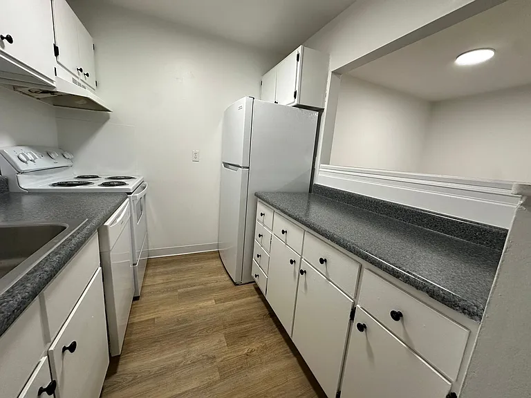 University Park Apartments near Cornell University — Photo 247