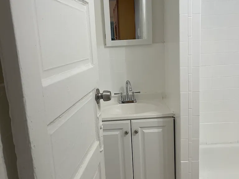 178 Howe Ave #3 — Photo 10