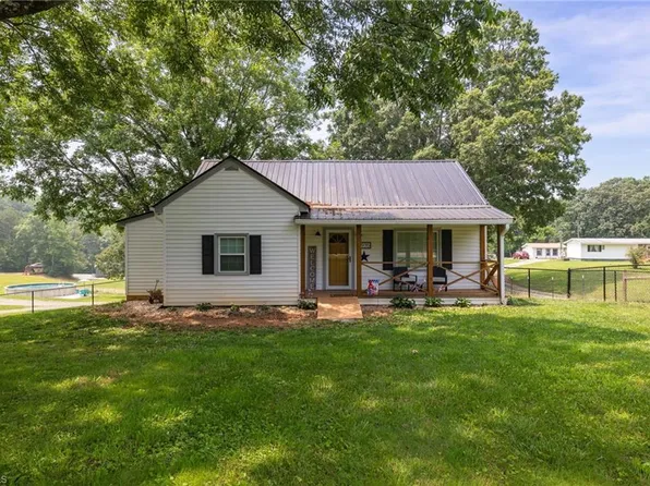 2935 Boones Cave Rd, Lexington, NC 27295