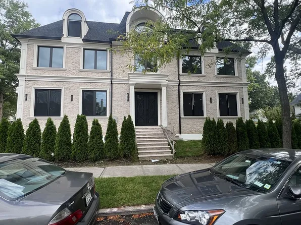 8507 Abingdon Rd, Kew Gardens, NY 11415