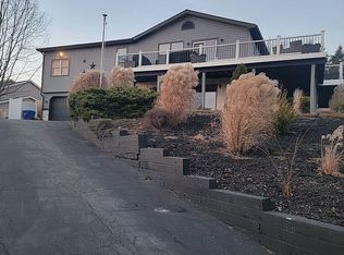 110 Robin Trl, New Brighton, PA 15066