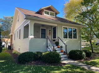 661 S Saylor Ave, Elmhurst, IL 60126