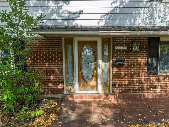 4th image of 6798 Laird Ave