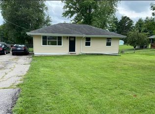 1524 Maple Ln, Ballwin, MO 63011