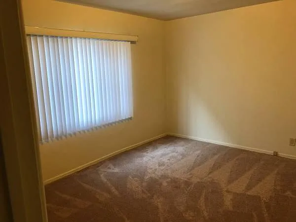 275 S Marengo Ave — Photo 3