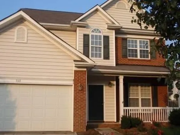 560 Dannyn Grove Ct, Charlotte, NC 28214