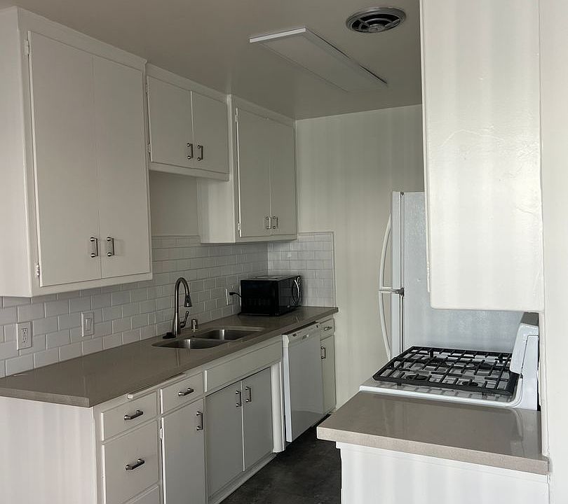 1st image of 540 San Vicente Blvd APT 10