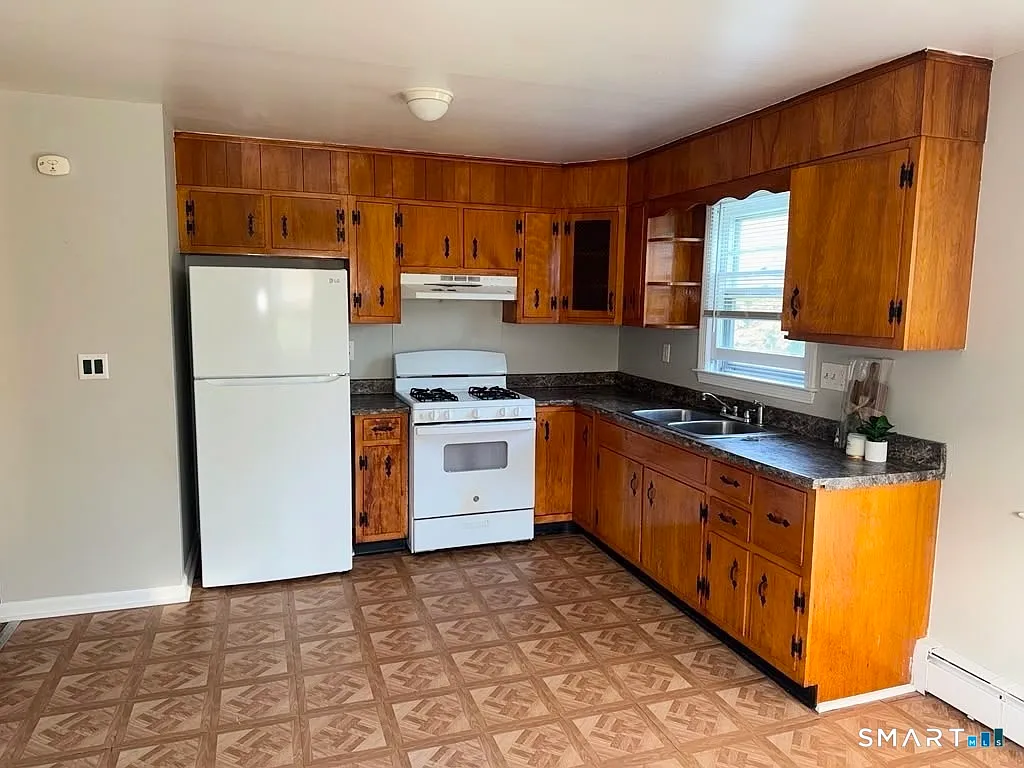 1 bed, 1.0 bath, 720 sqft, $1,600 — Photo 2