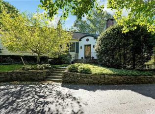 22 Sydney Rd, Halesite, NY 11743