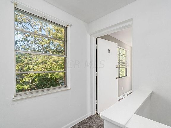 5th image of 500 E Stafford Ave