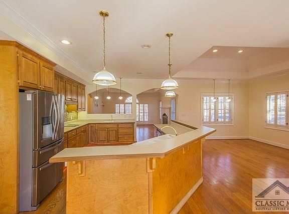 5th image of 127 Woodmont Ln