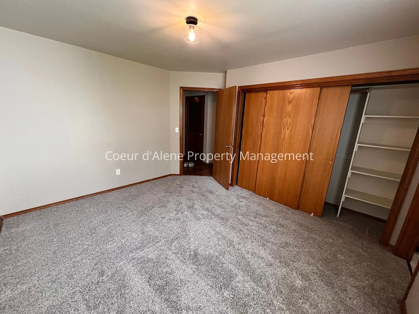 2 bed condo in Ridgewood Condo Community — Photo 4
