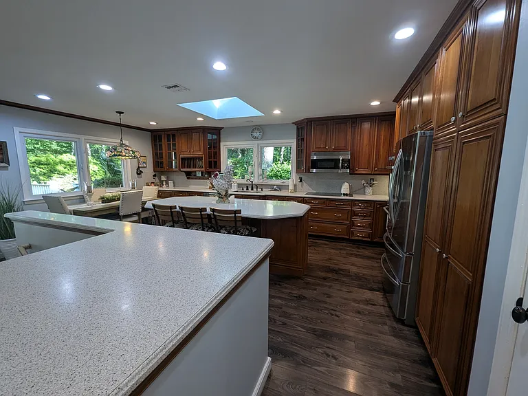 28 Brookfield Rd — Photo 2