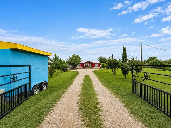 2412 Luisa Ln, Alvarado, TX 76009
