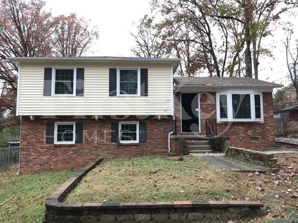 4114 Farmbrooke Dr, Greensboro, NC 27407