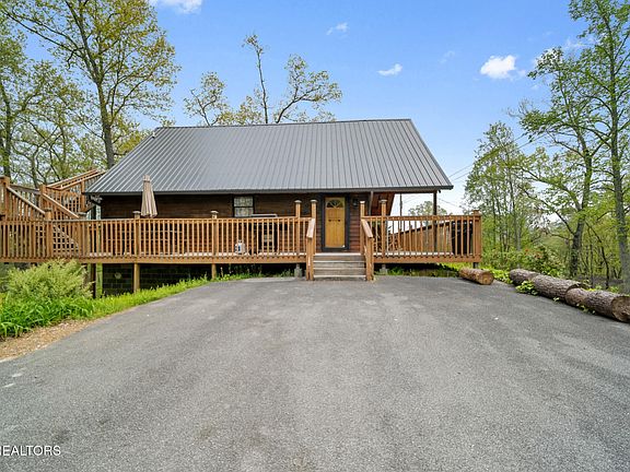 2nd image of 720 Timberlake Dr