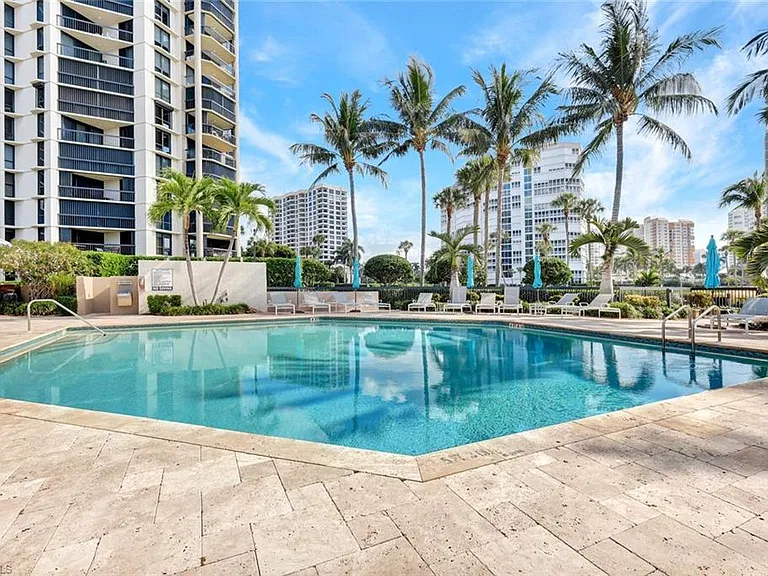 4551 Gulf Shore Blvd N #505 — Photo 28