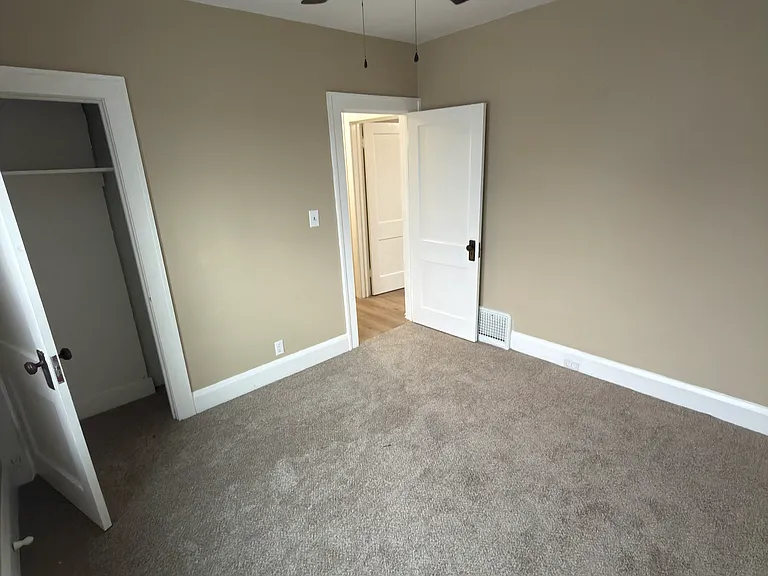 719 Wabash Ave SW — Photo 2
