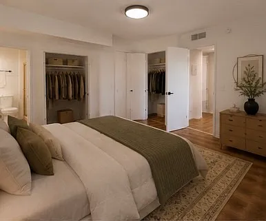 12540 Chandler Blvd #318 — Photo 9