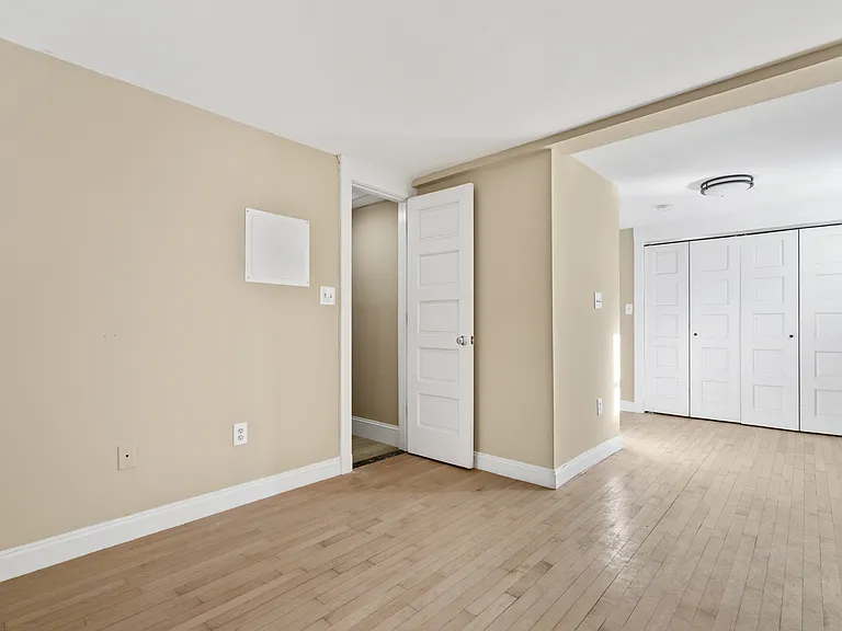 Pleasant Court — Photo 25