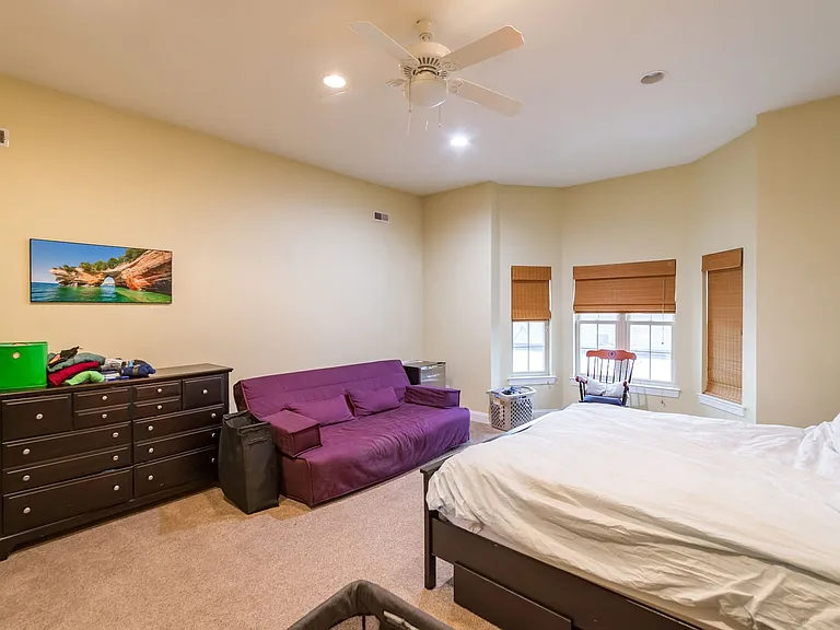 2242 Christian St — Photo 32