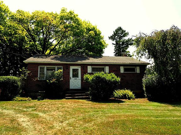 2nd image of 1688 Pleasant View Rd