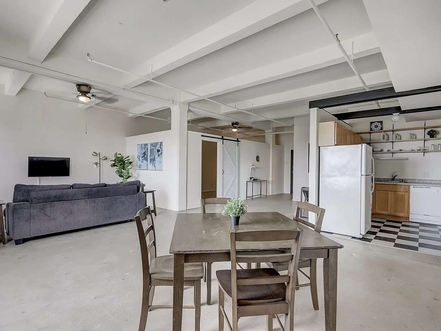 Riverside Lofts — Photo 2
