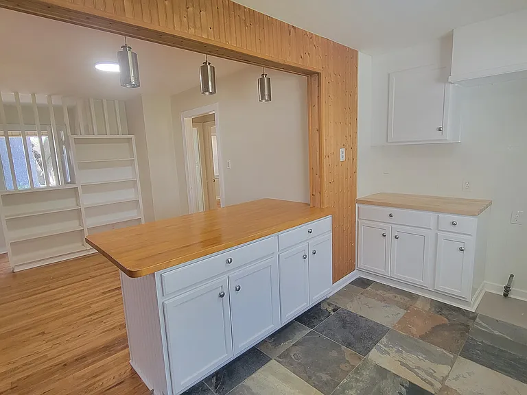 1307 Patricia Dr — Photo 5