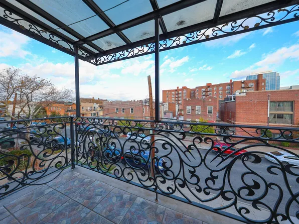 2568 East 2nd Street image 23 of 41