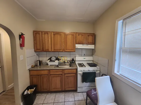 16 Hamilton Ave APT 2, Monticello, NY 12701