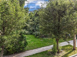 1957 Columbus Rd, Cleveland, OH 44113