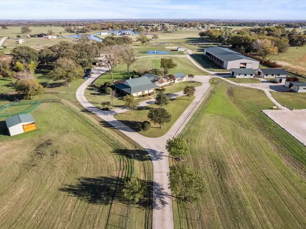 10693 Bobbie Ln, Pilot Point, TX 76258