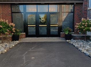 54 Sand Creek Rd #9, Albany, NY 12205