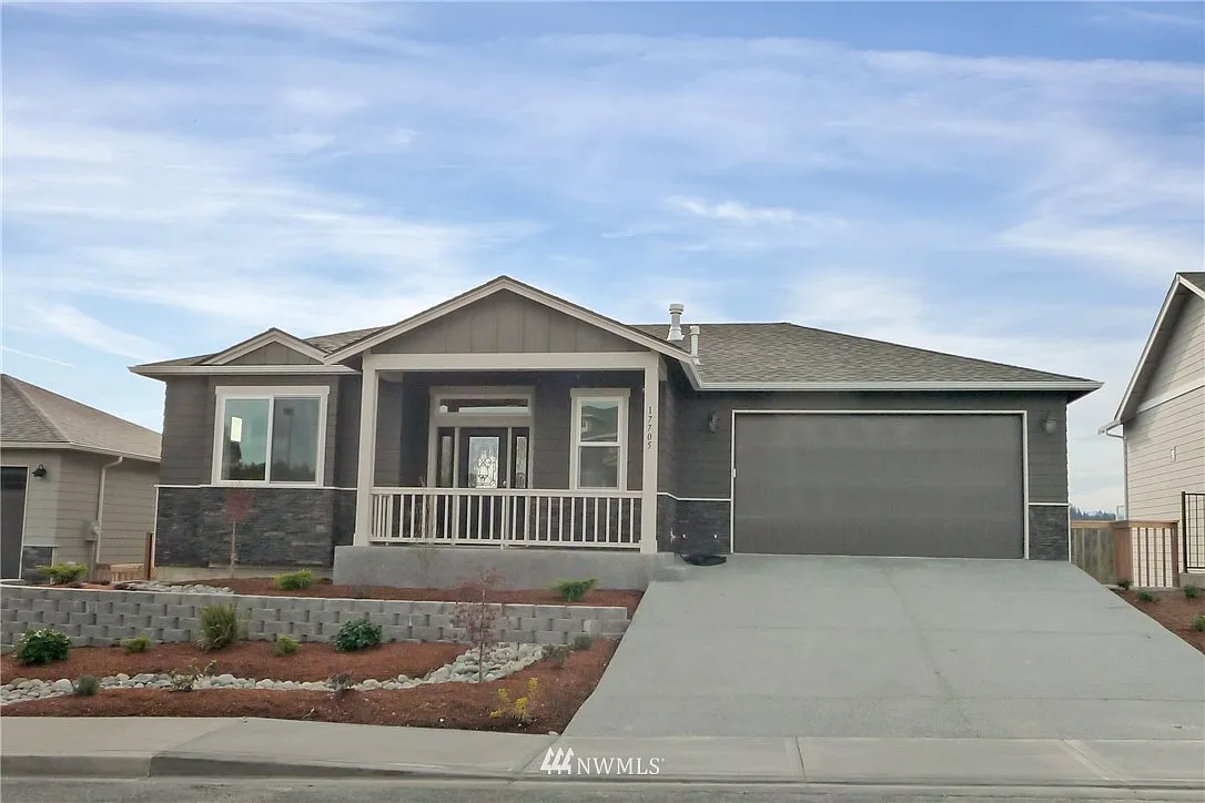 17705 Panorama Boulevard E photo 1