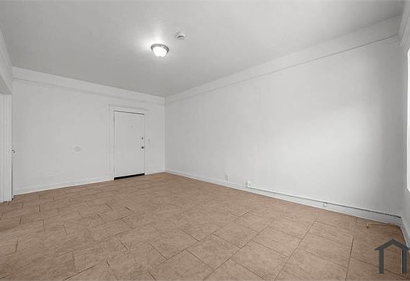 4th image of 910 S Mariposa Ave APT 17