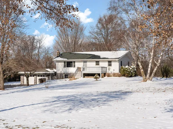 806 Glover Rd, River Falls, WI 54022
