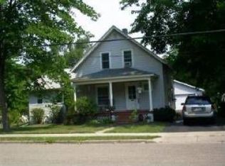 607 E Fulton St, Waupaca, WI 54981