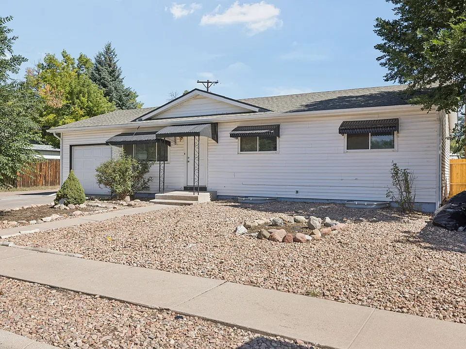 1704 Acacia Dr