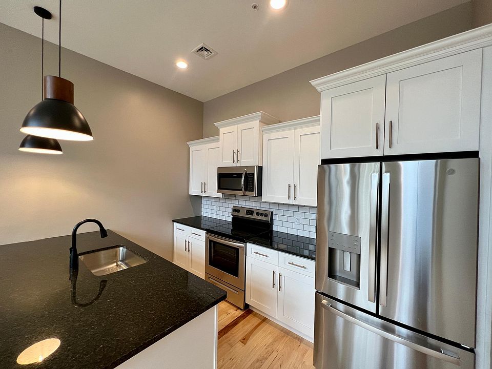 1st image of 409 Lackawanna Ave APT 218