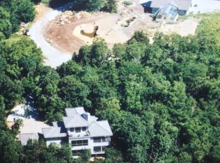 13104 Homestead Ln, Olathe, KS 66061